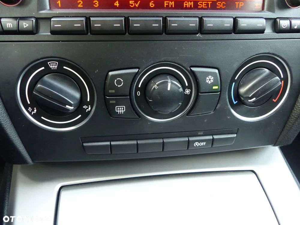 BMW Seria 3 320i Edition Exclusive - 32