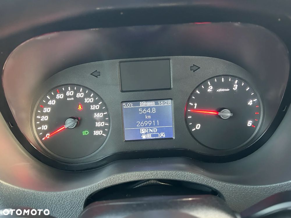 Mercedes-Benz Sprinter - 13