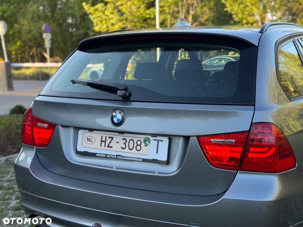 BMW Seria 3 318d DPF Edition Sport - 26