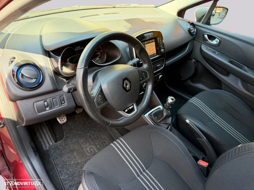 Renault Clio - 12