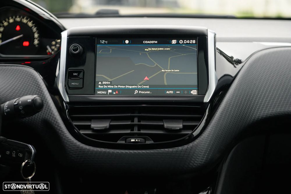 Peugeot 208 1.2 PureTech GT Line - 38