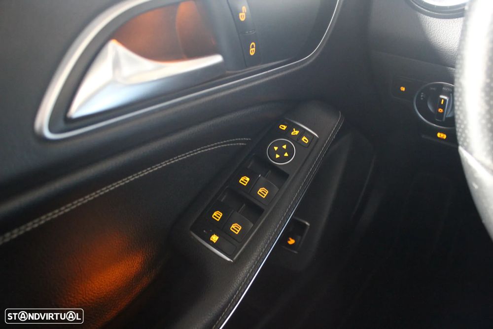 Mercedes-Benz CLA 180 d Urban - 18