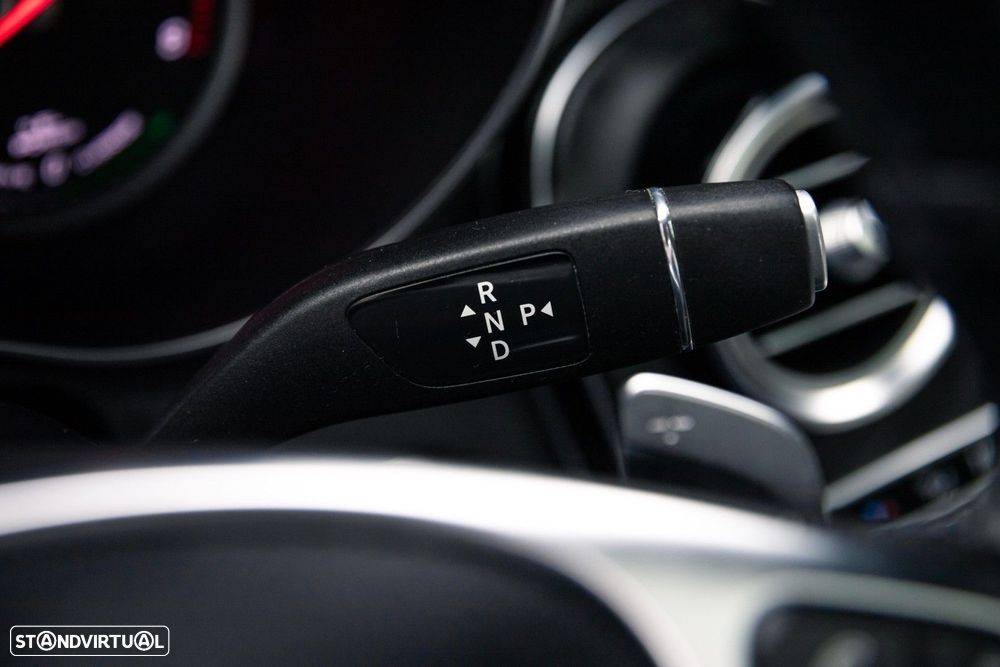 Mercedes-Benz GLC 350 e 4Matic 7G-TRONIC AMG Line - 33