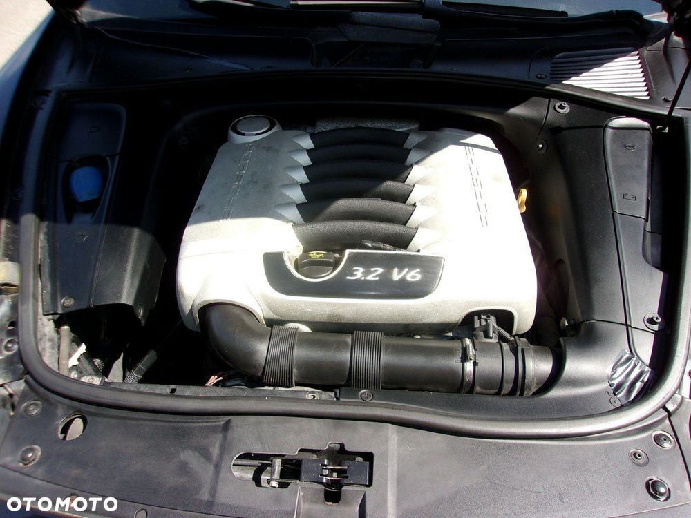 Porsche Cayenne - 28