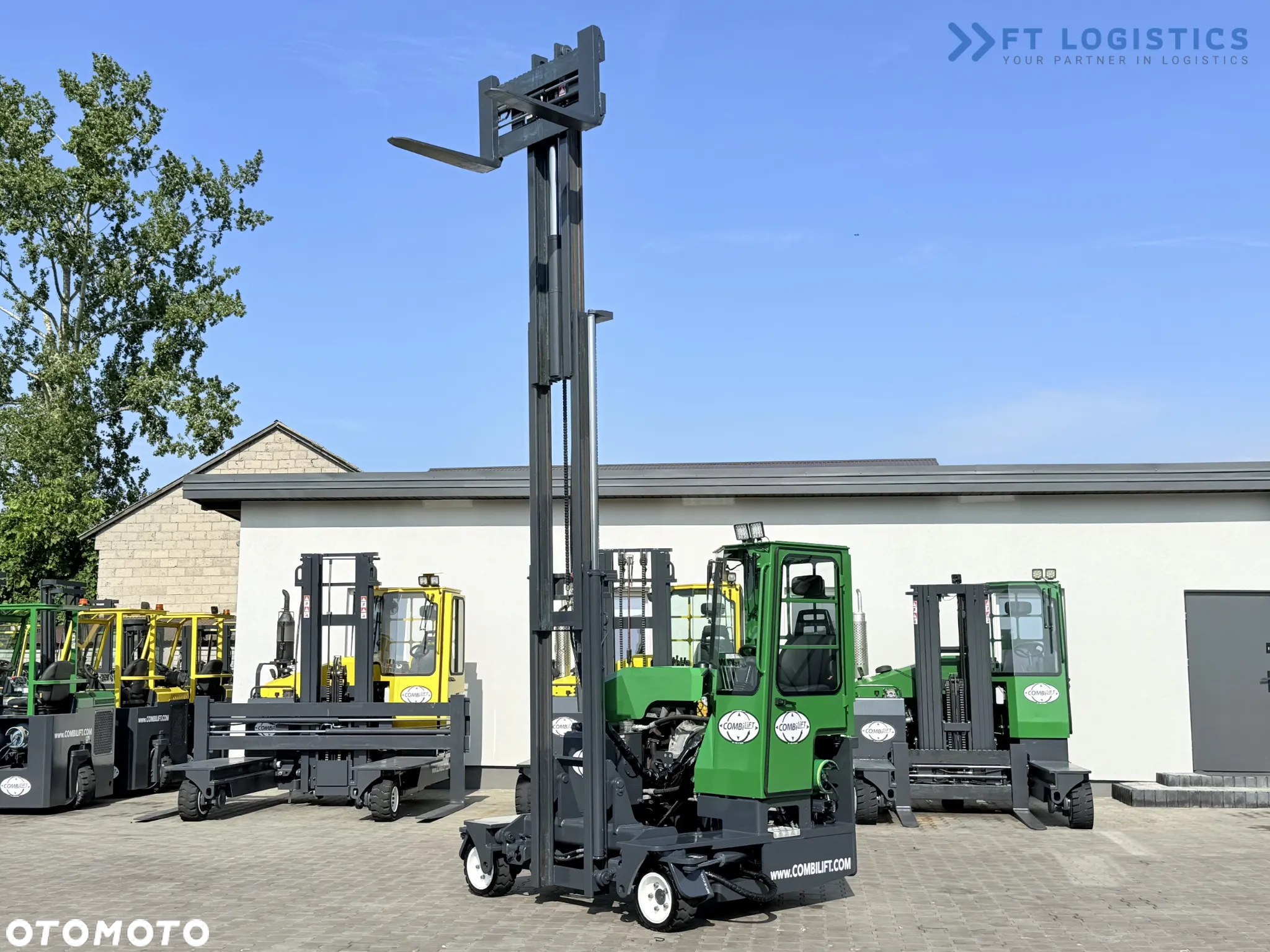 Combilift C2500 / GAS / TRIPLEX 4900MM / WOLNY SKOK /JEDYNE 2446 MOTOGODZIN /  POZYCJONER WIDEŁ / PEŁNA KABINA / STAN IDEALNY / Szeroka oferta wózków czterokierunkowych i bocznych, dopasowanych do różnorodnych potrzeb i zastosowań - 35