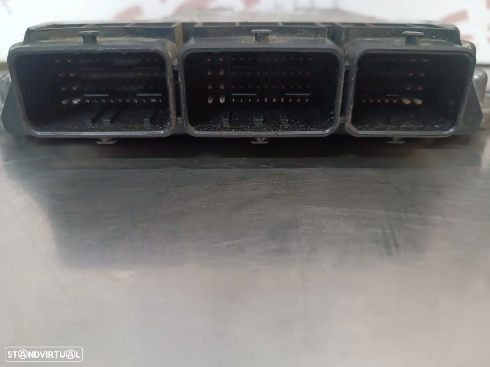 UNIDADE / CENTRALINA DO MOTOR RENAULT TRAFIC II / OPEL VIVARO 2.0DCI  0281015330 8200935115 8200935116 - 3