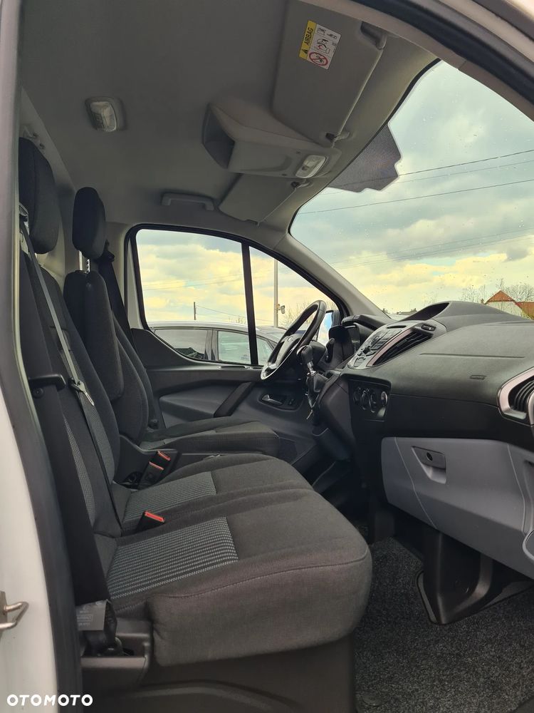 Ford TRANSIT CUSTOM - 12