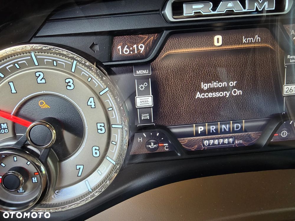 RAM 1500 Crew Cab Shortbed Longhorn - 20