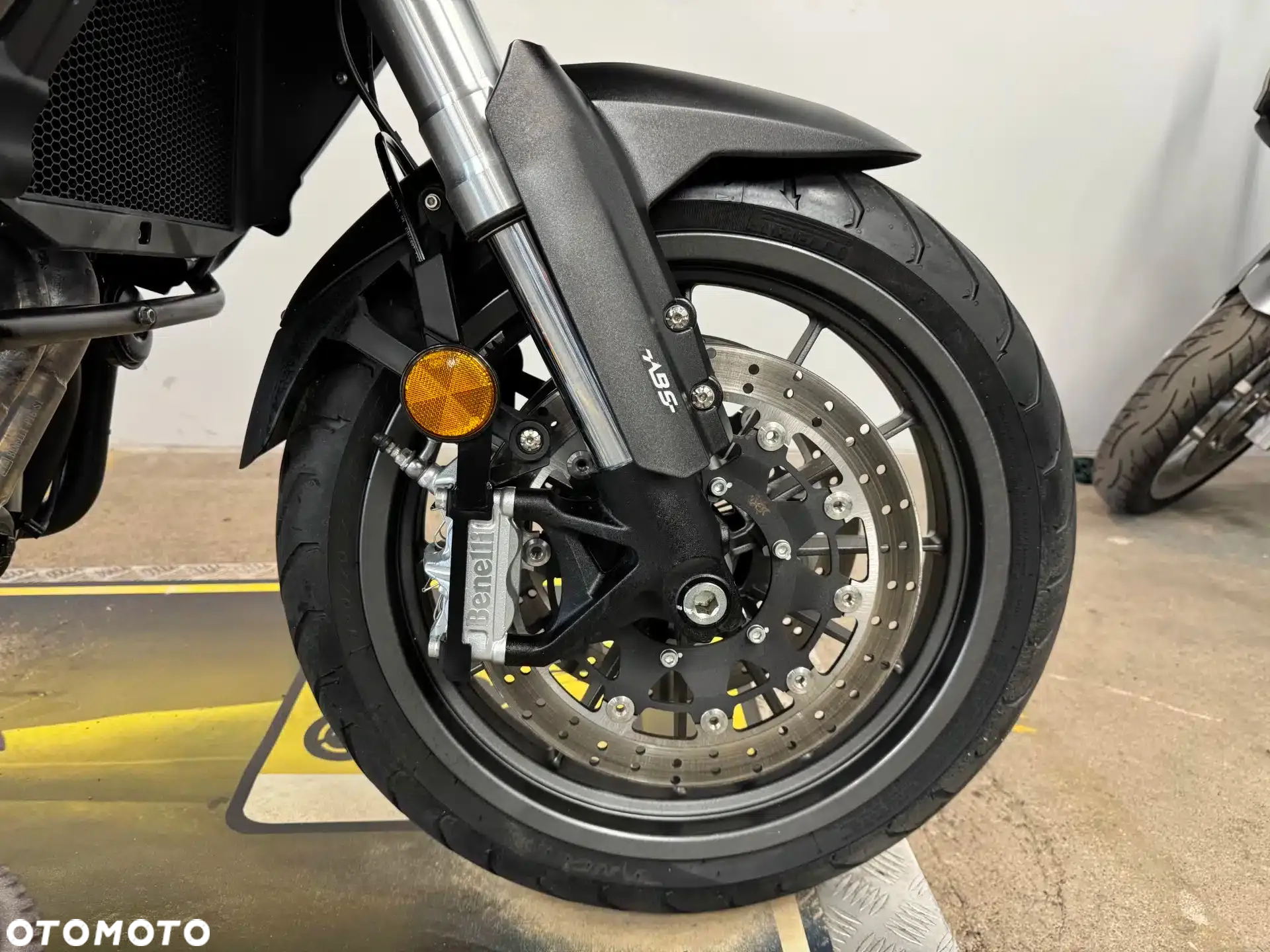 Benelli TRK 502 - 8