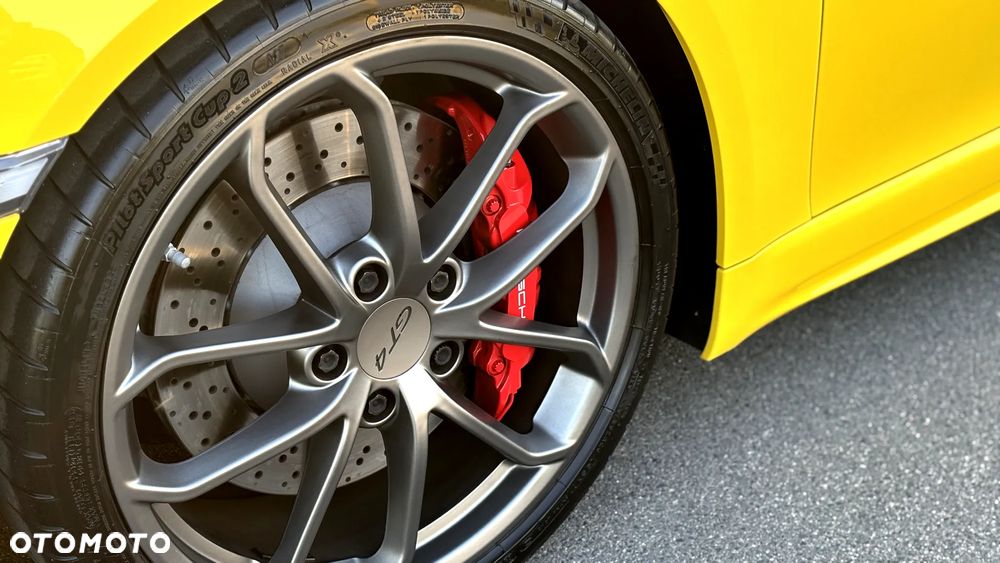 Porsche 718 Cayman GT4 - 8