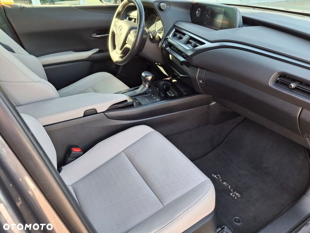 Lexus UX - 20