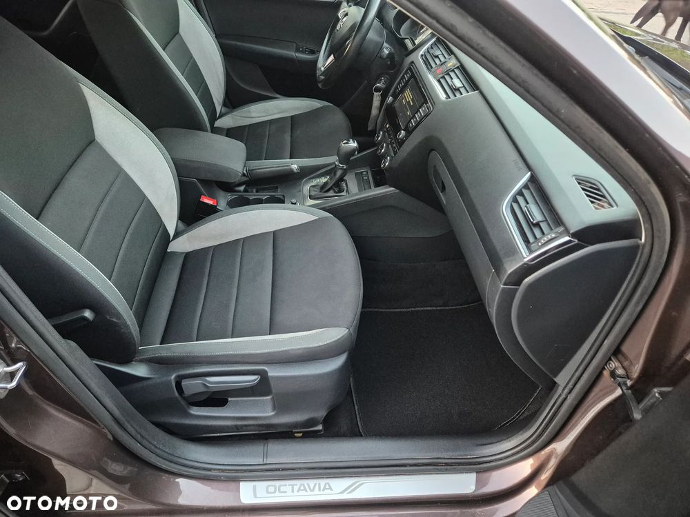 Skoda Octavia 1.6 TDI Edition DSG - 17