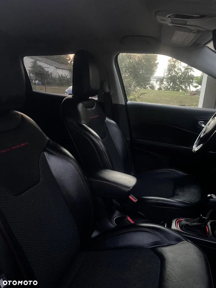 Jeep Compass - 22