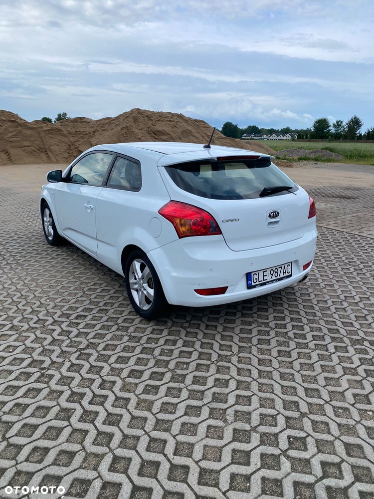 Kia Ceed - 6