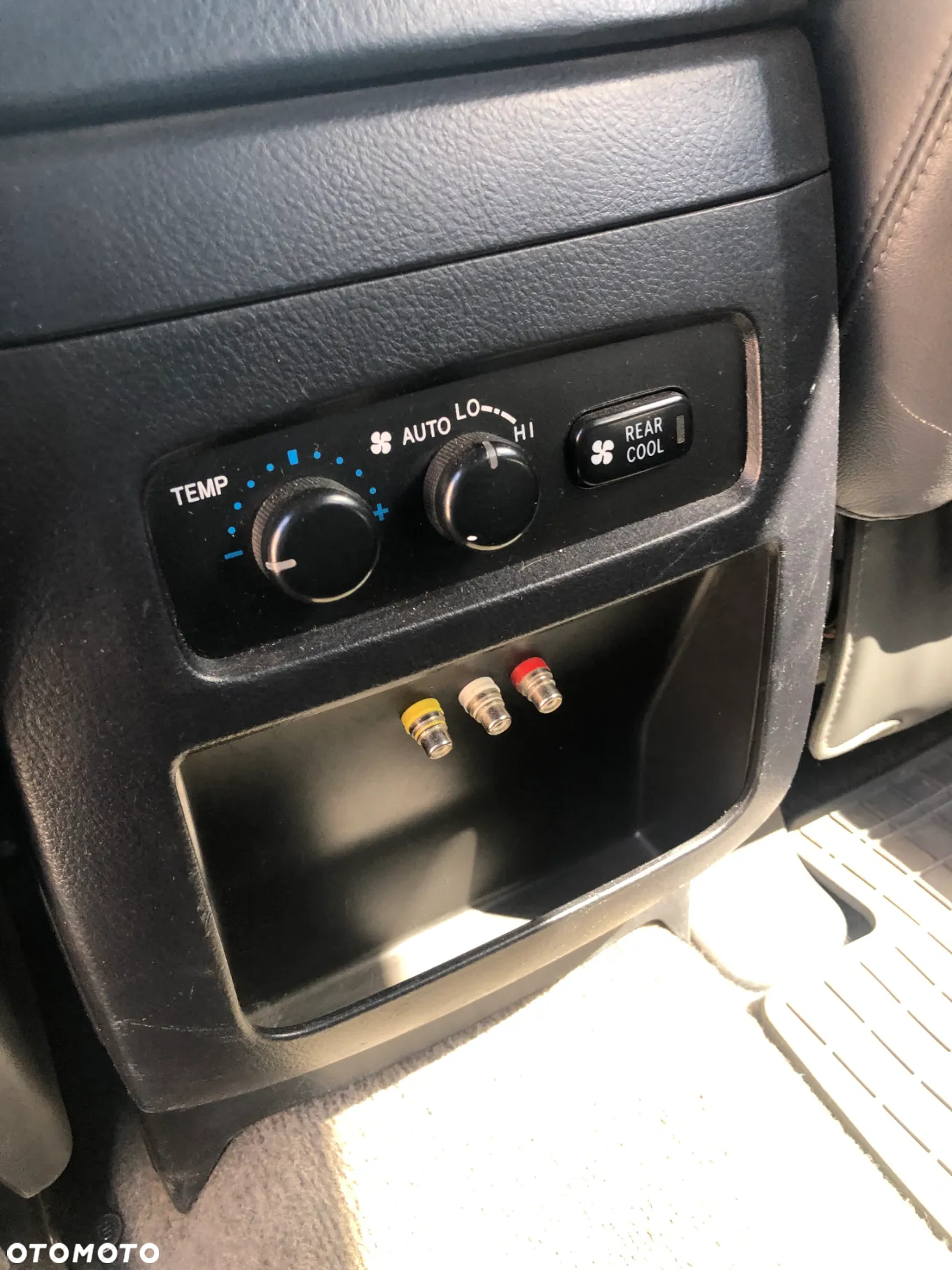Toyota Land Cruiser - 39