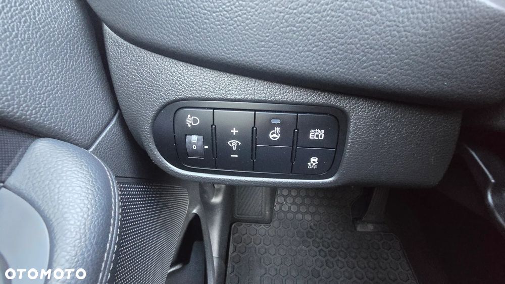 Kia Carens - 39