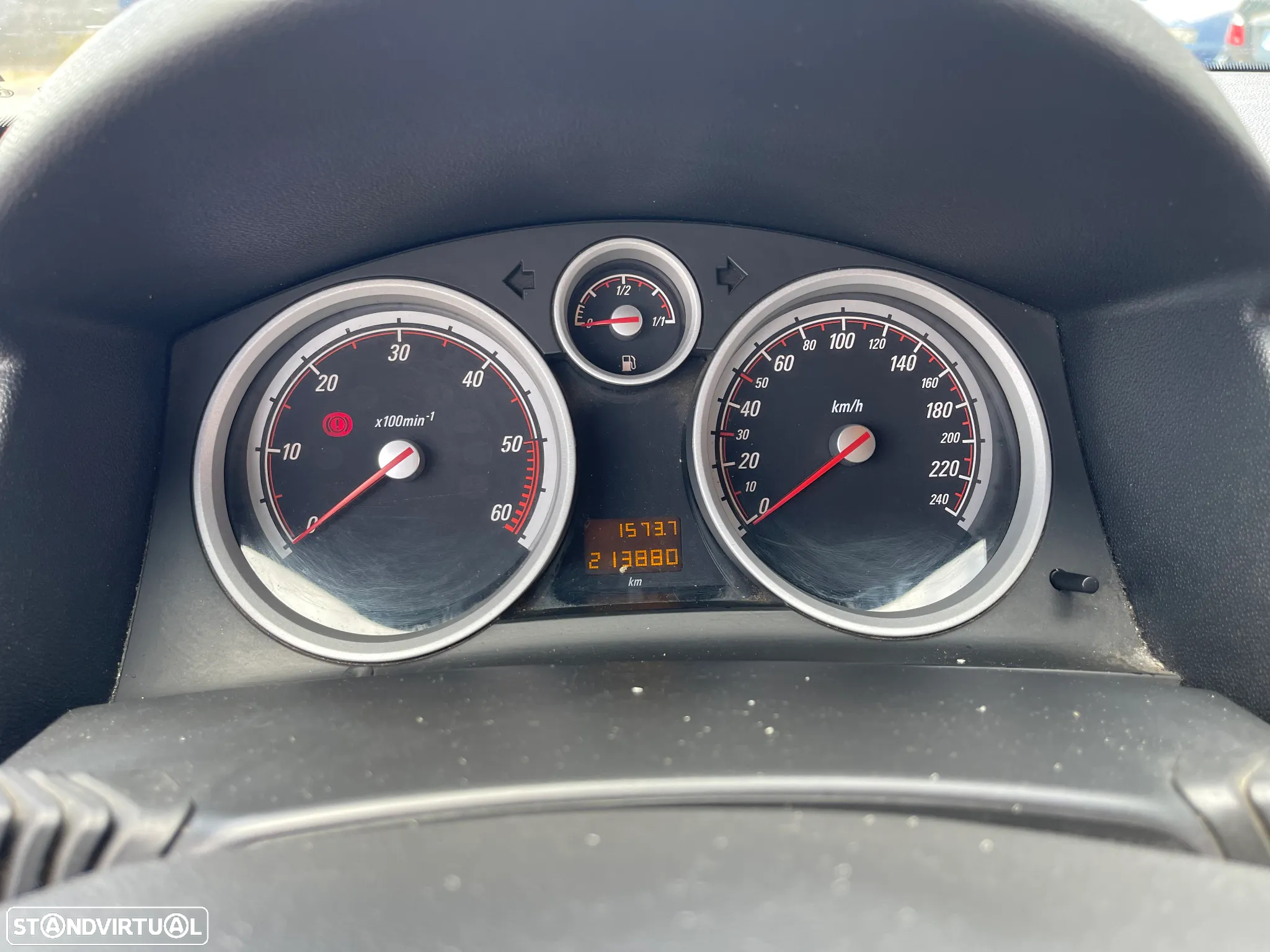 Opel Astra GTC 1.7 CDTi - 10
