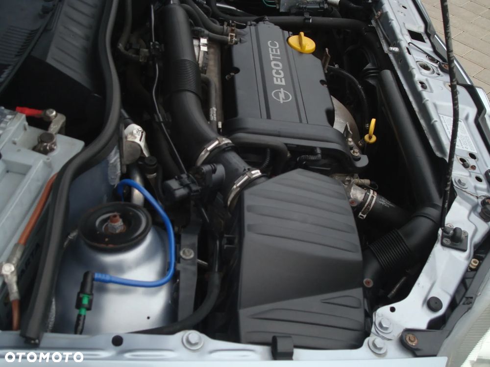 Opel Corsa 1.4 16V Cosmo - 19