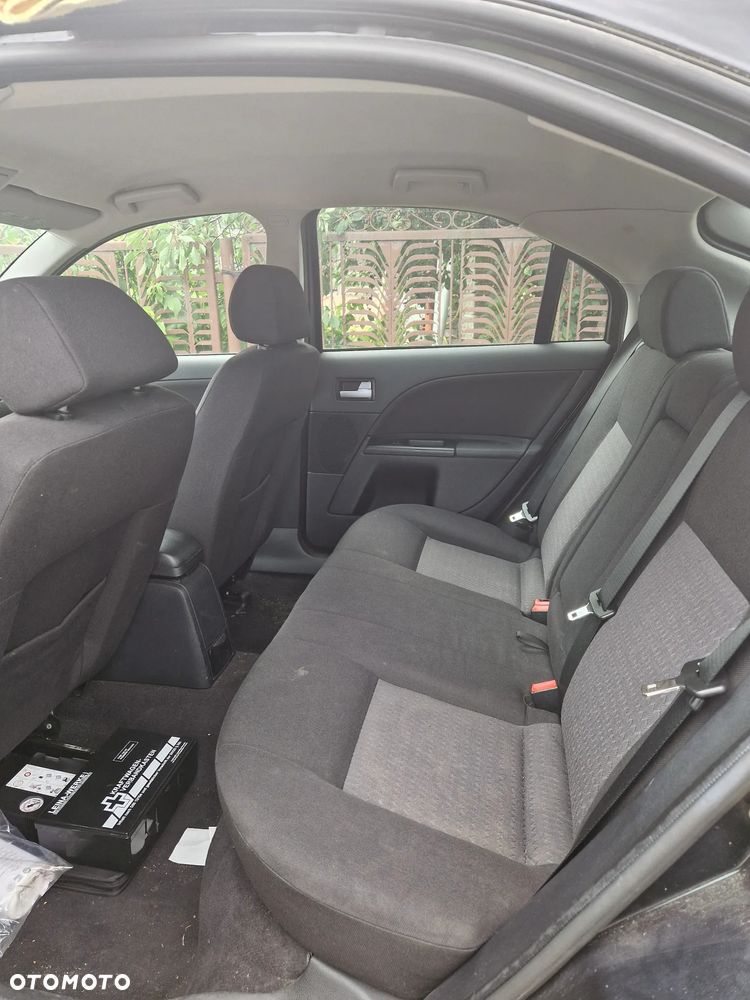 Ford Mondeo 1.8 Ambiente - 8