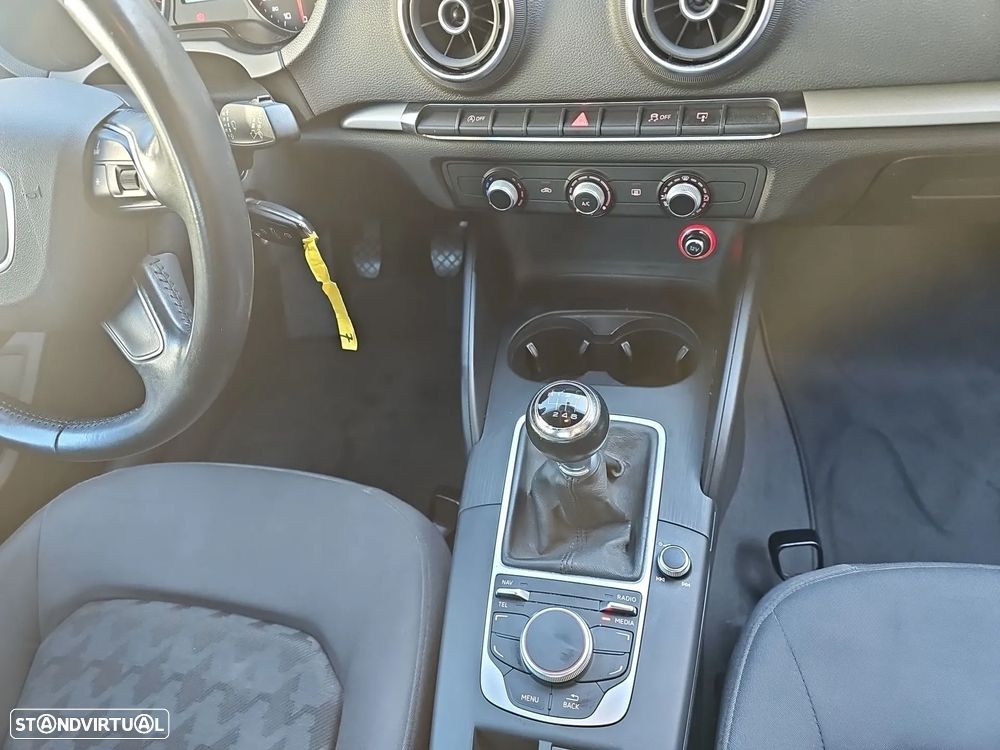 Audi A3 Sportback 1.6 TDI Attraction - 14