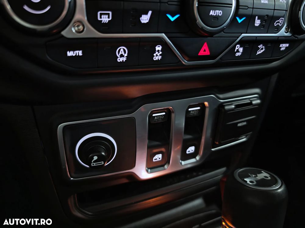 Jeep Wrangler 2.2 CRD AT8 Sahara - 25