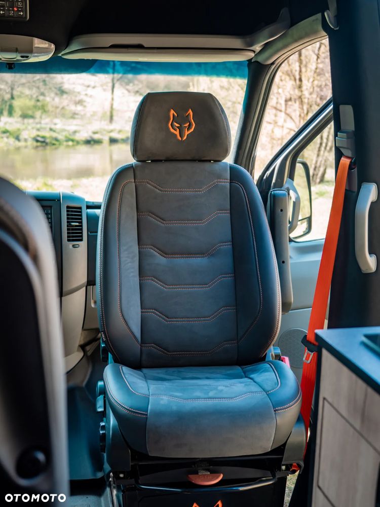 Mercedes-Benz Sprinter - 24