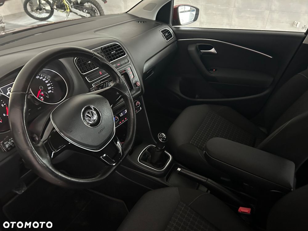 Volkswagen Polo 1.4 TDI (Blue Motion Technology) Comfortline - 39