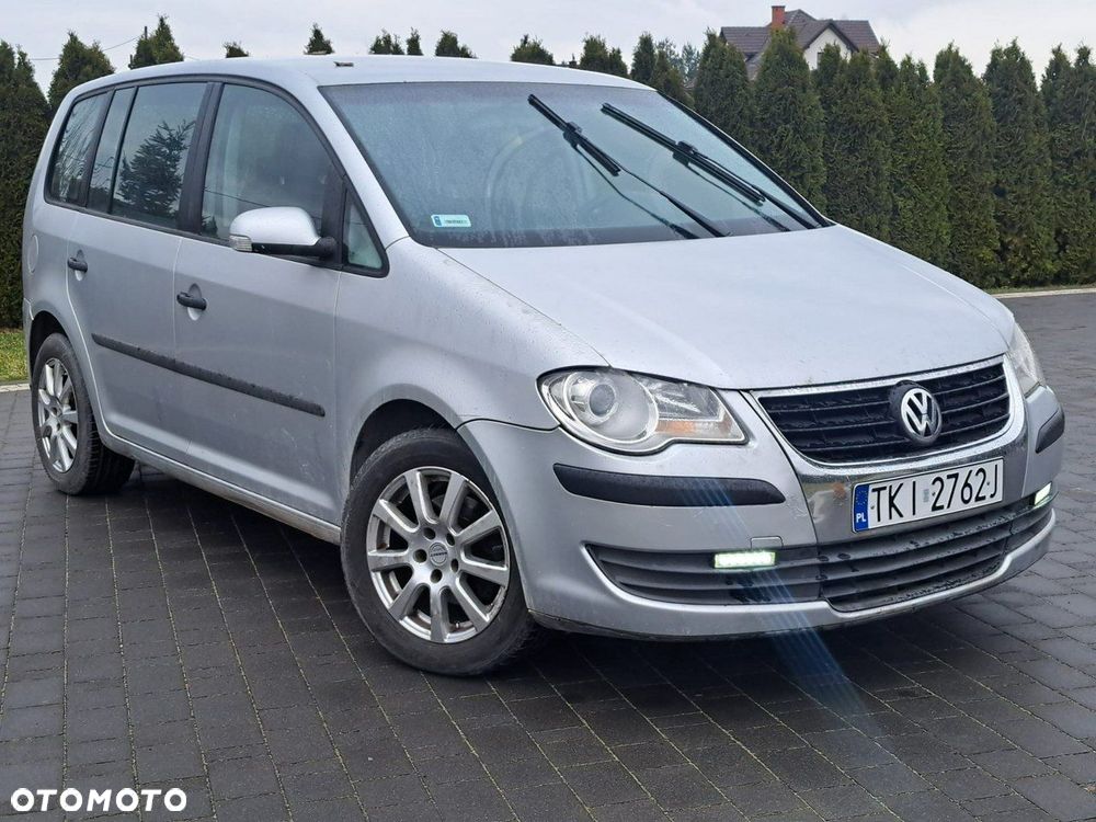 Volkswagen Touran - 11