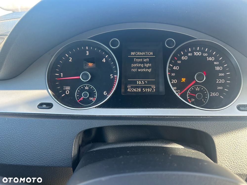 Volkswagen Passat 2.0 TDI Comfortline R-Style - 16