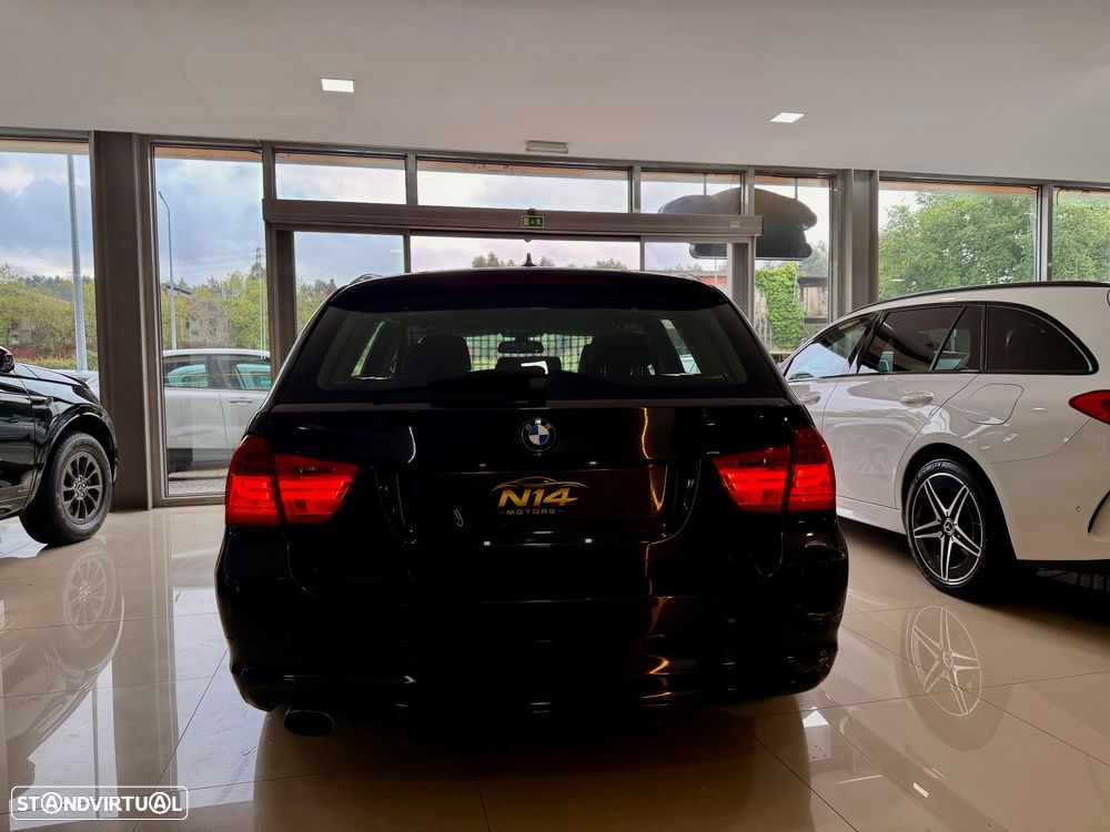 BMW 318 d LifeStyle Auto - 12