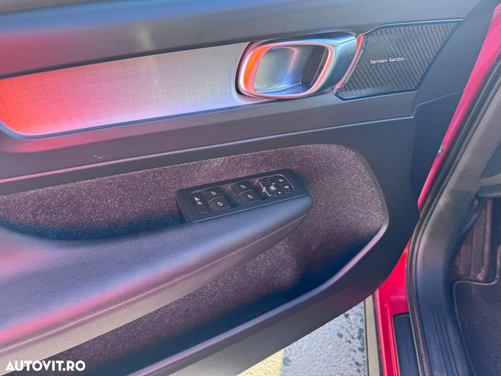 Volvo XC 40 D4 AWD Geartronic Momentum - 12