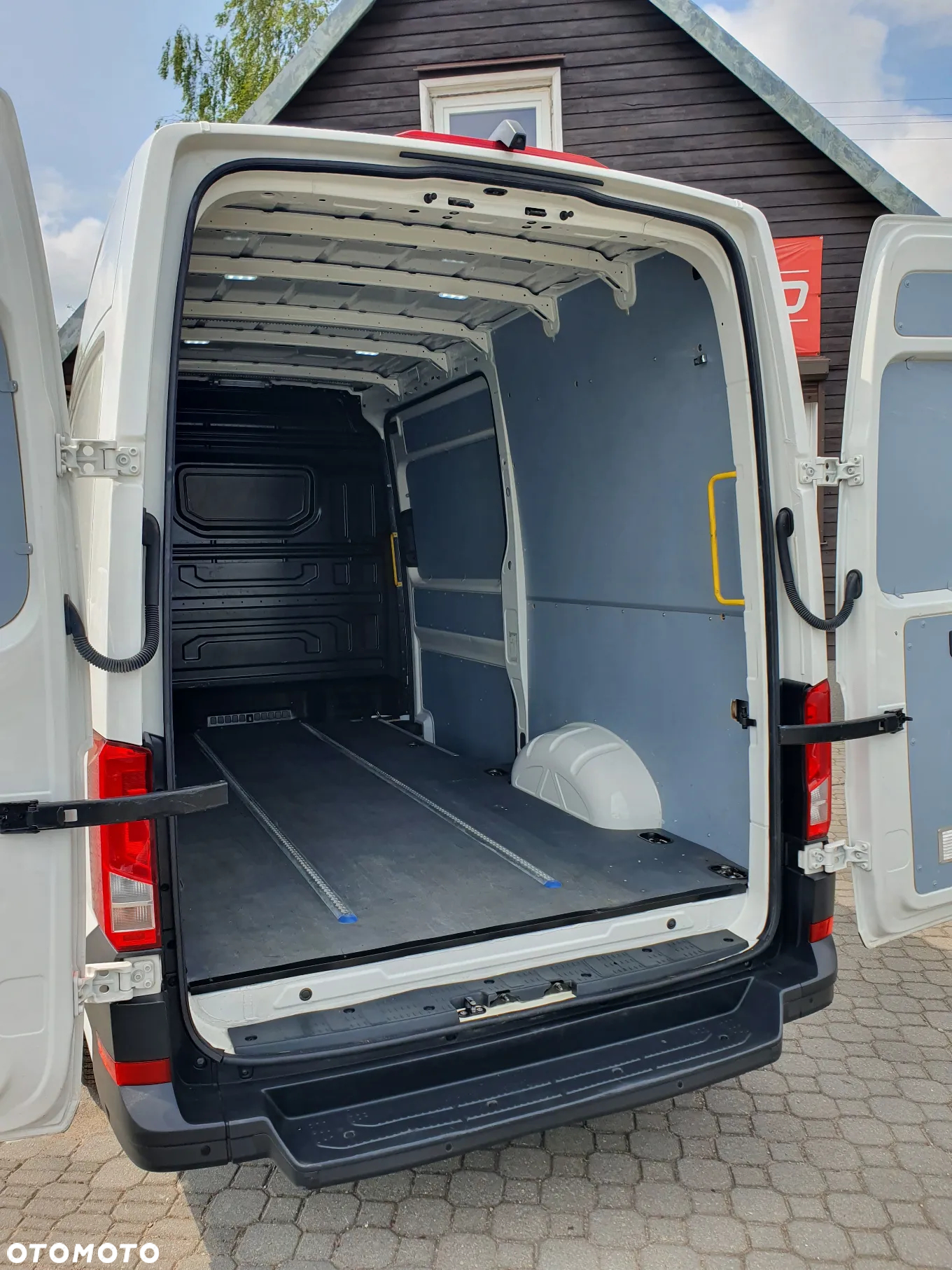 Volkswagen CRAFTER - 8