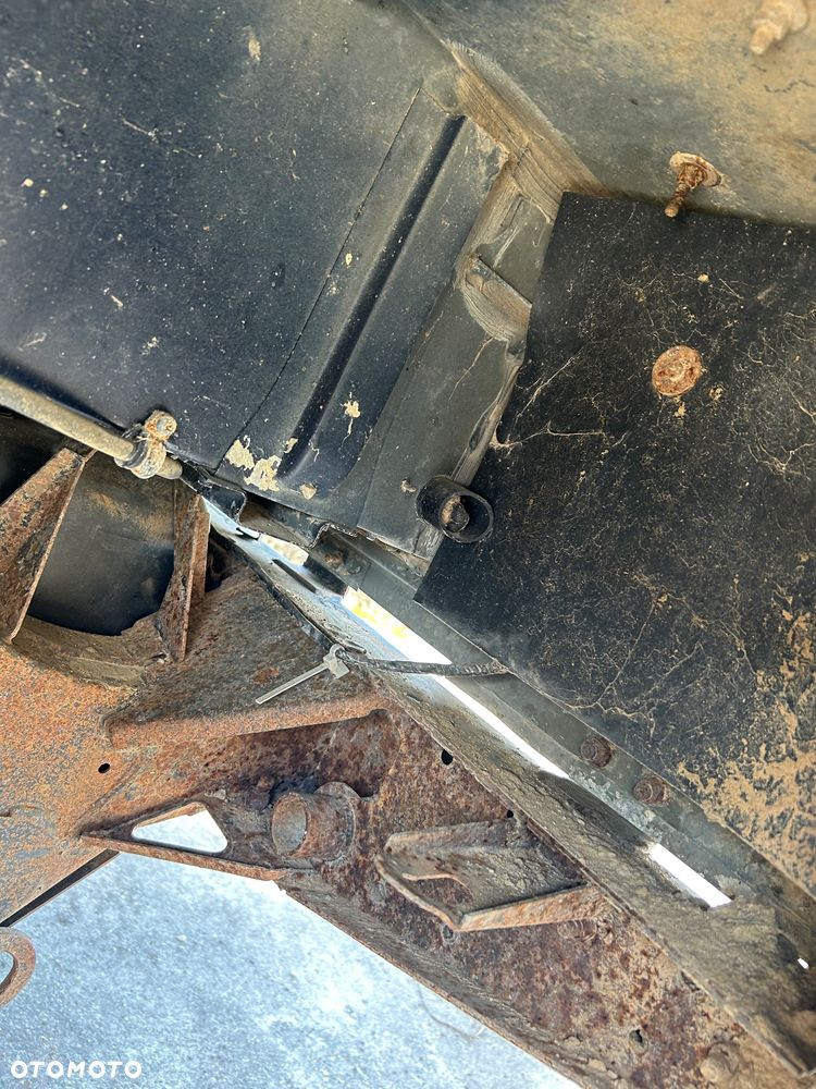 Land Rover Defender - 17