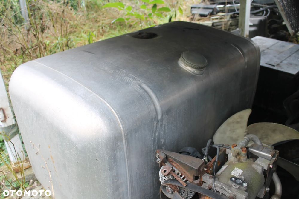 zbiornik paliwowy mercedes - 1