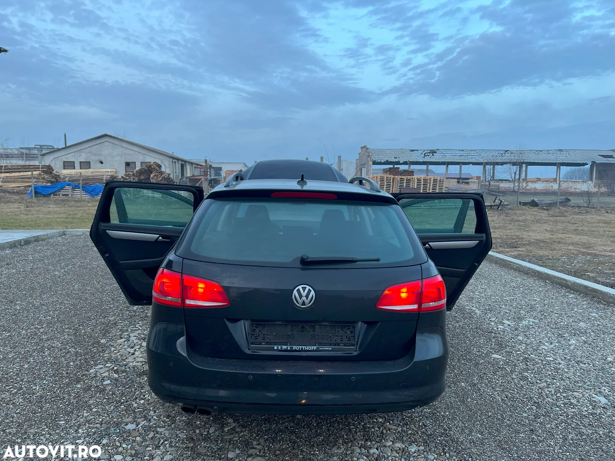 Volkswagen Passat Variant 2.0 TDI Blue TDI Comfortline - 2