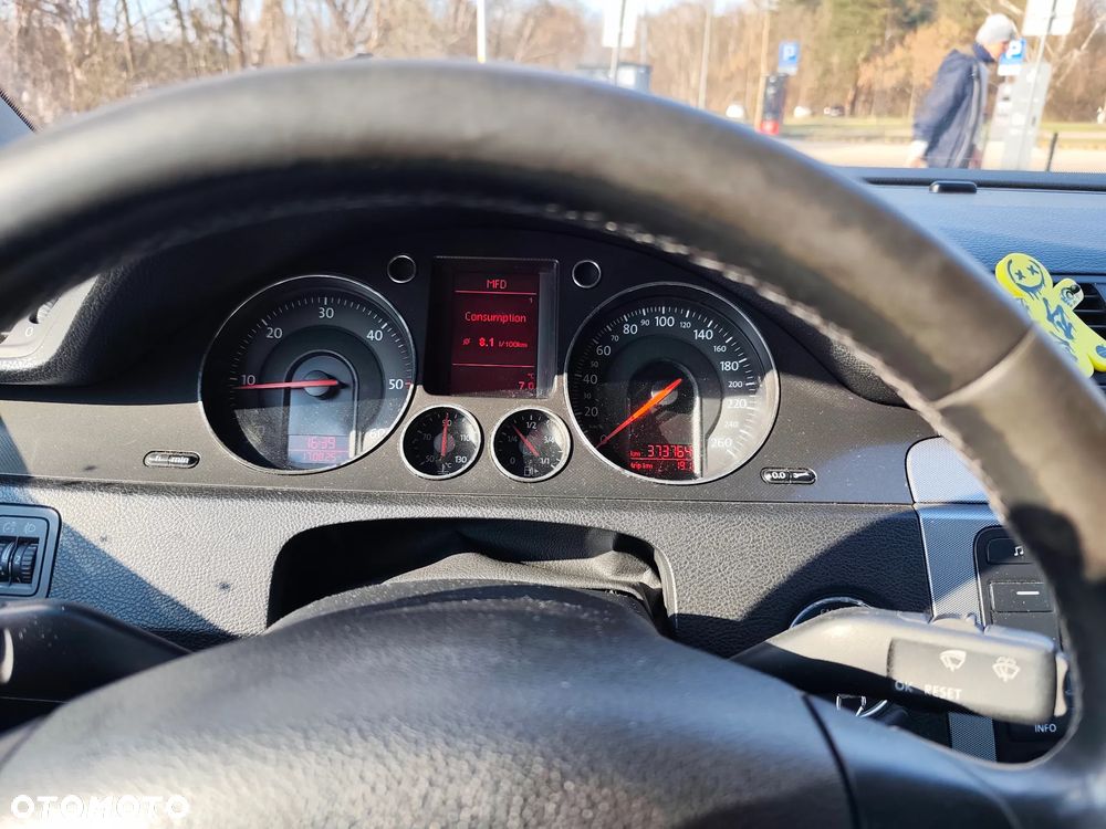 Volkswagen Passat 2.0 TDI DPF Sportline - 1