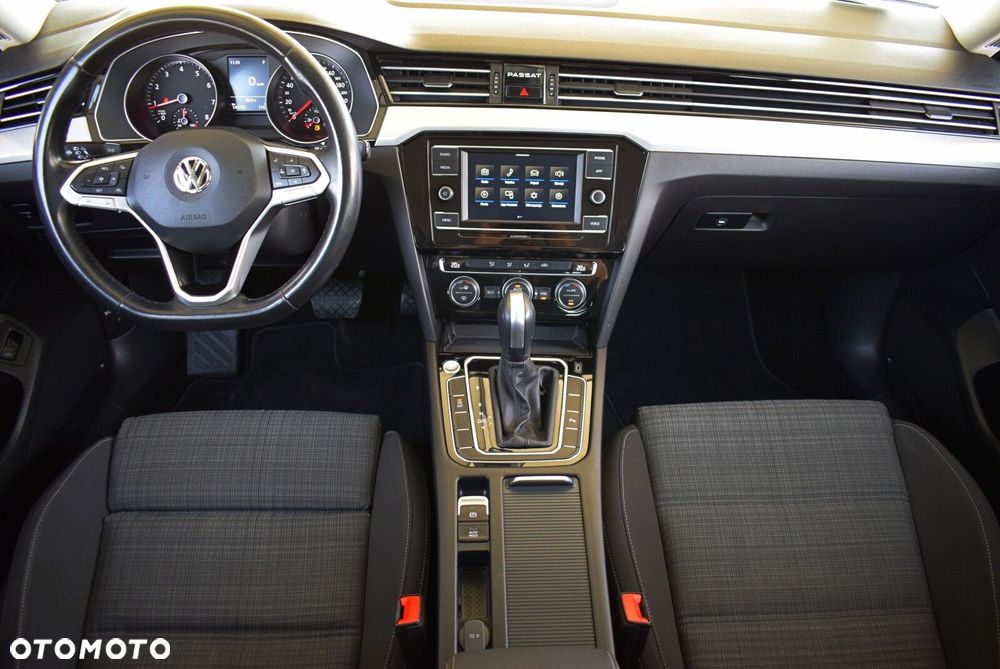 Volkswagen Passat - 17