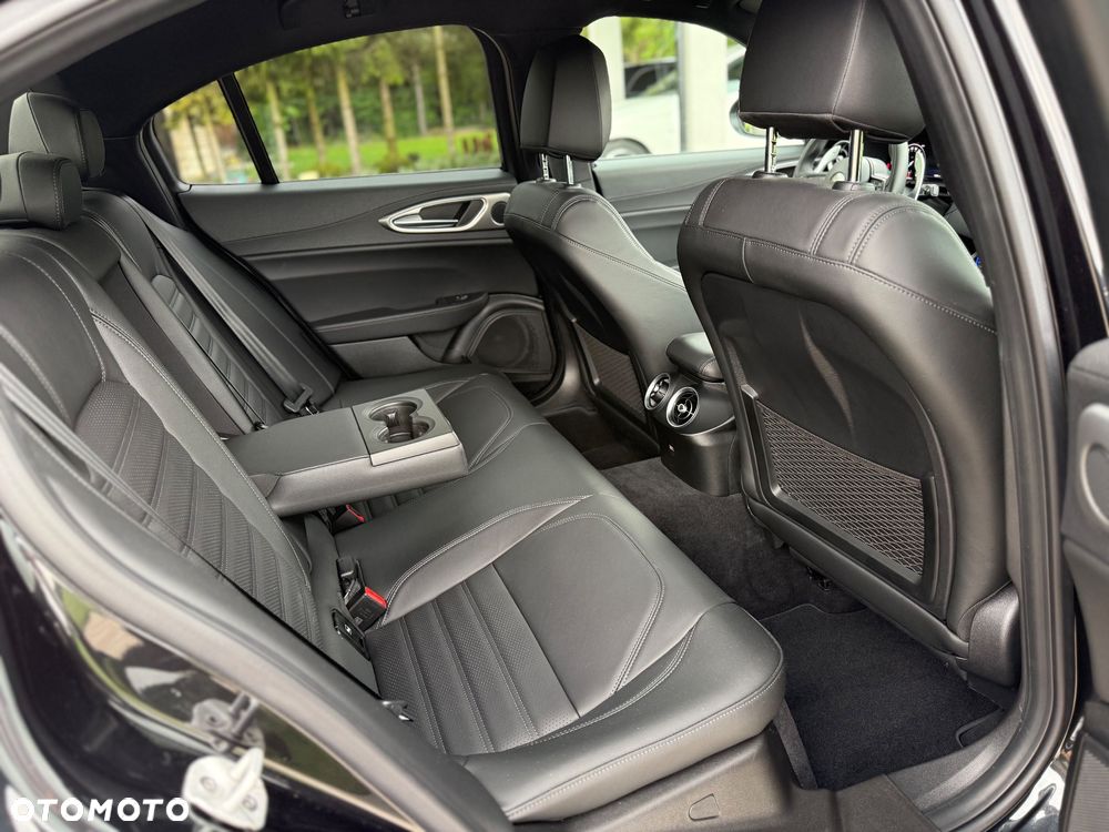Alfa Romeo Giulia 2.0 Turbo Veloce Q4 - 22