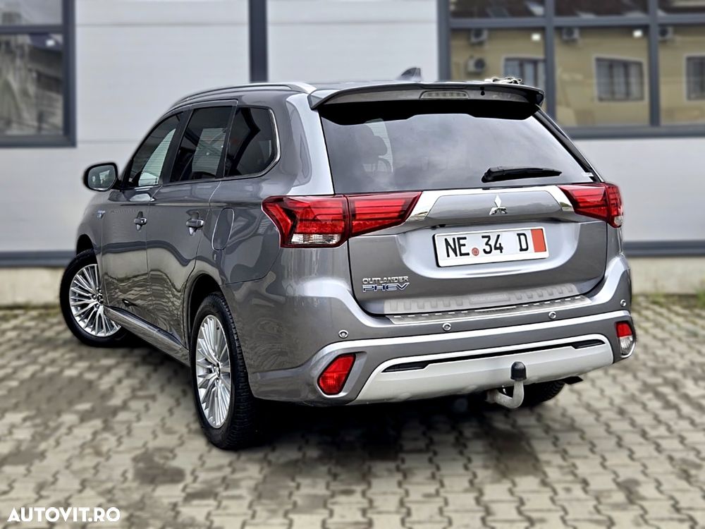 Mitsubishi Outlander - 5