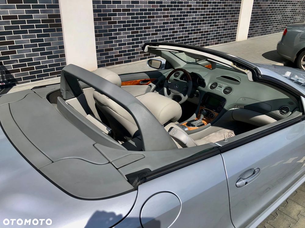 Mercedes-Benz SL - 24