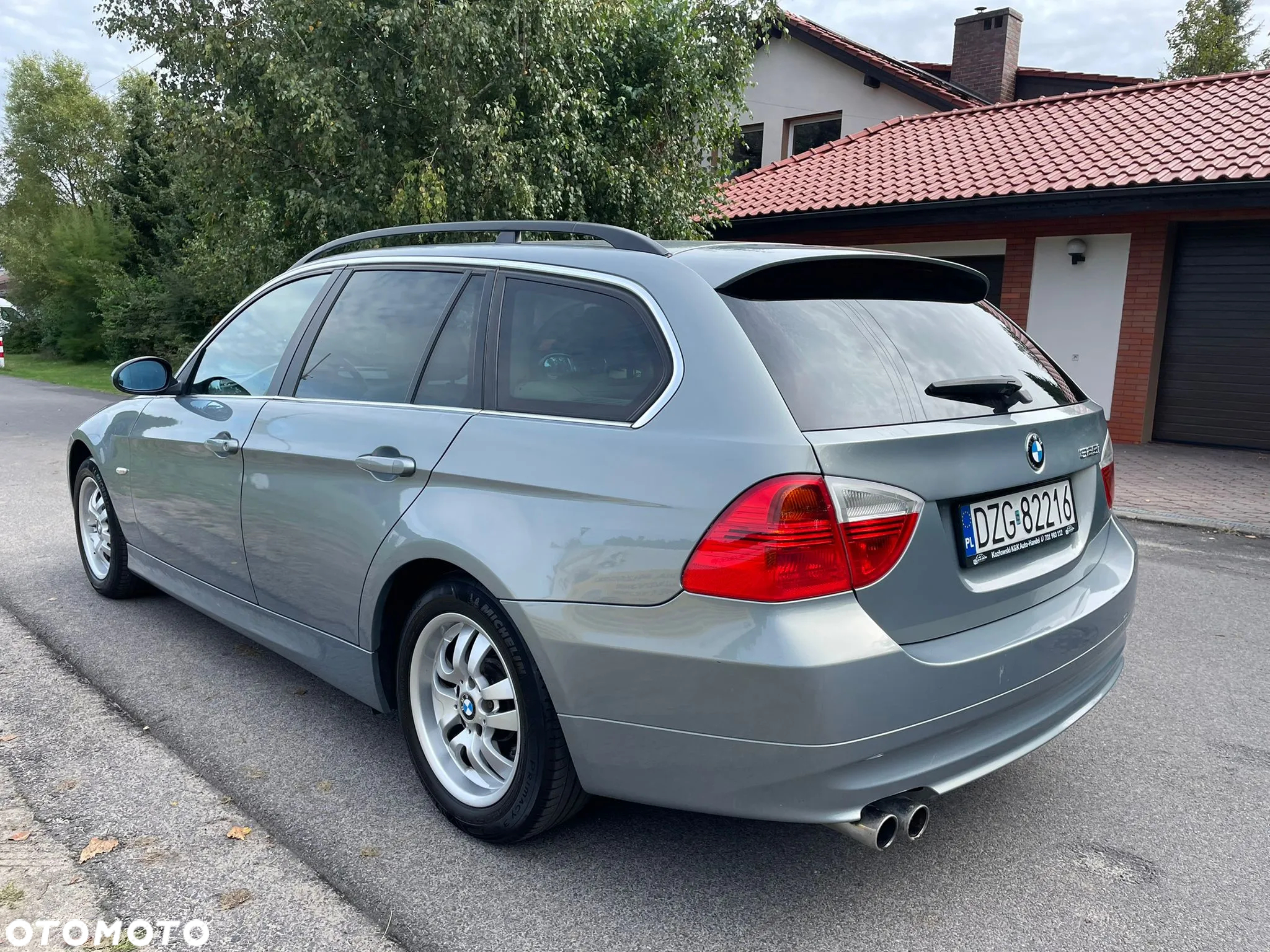 BMW Seria 3 325i Touring - 14