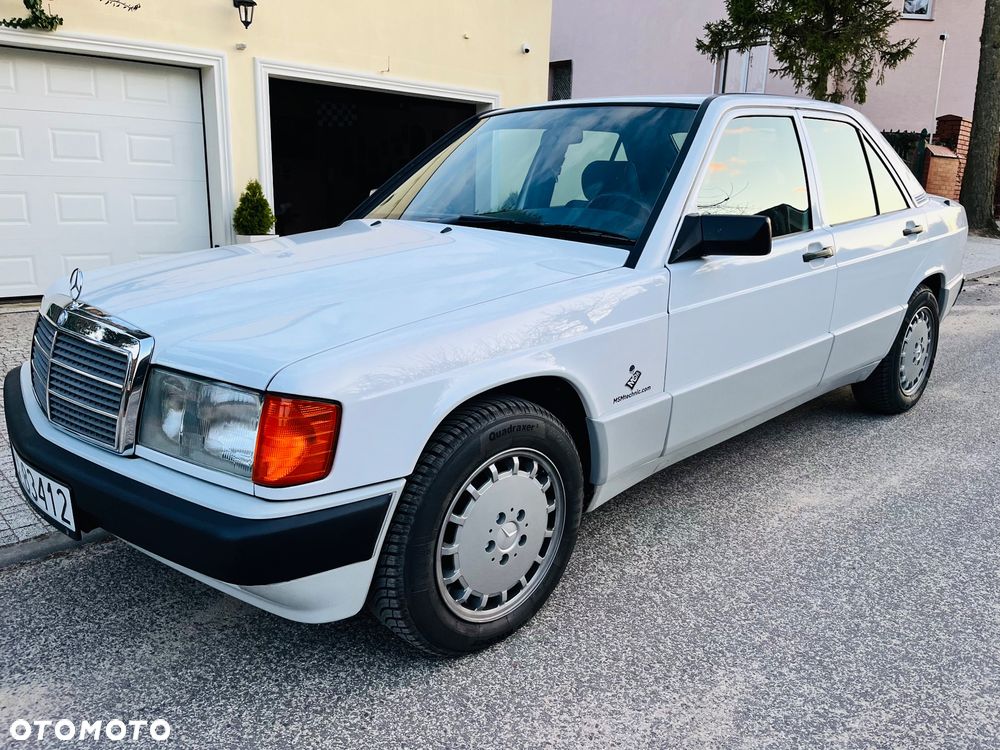 Mercedes-Benz W201 (190) - 1
