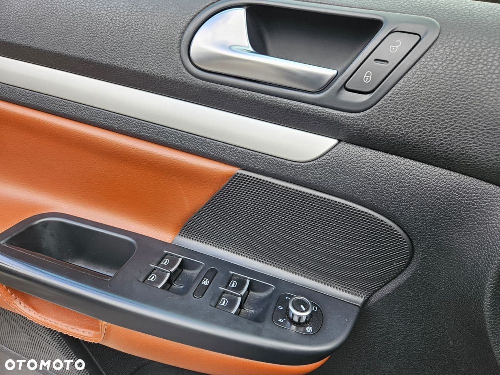 Volkswagen Golf 2.0 TDI Highline DSG - 14