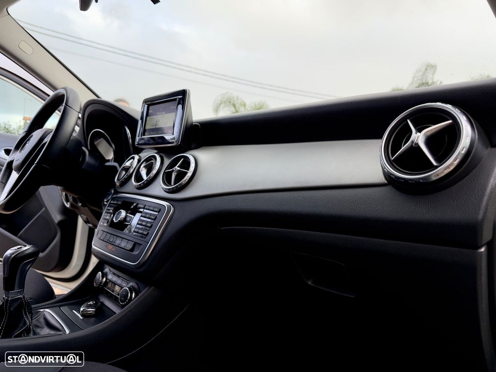 Mercedes-Benz GLA 200 CDI Urban - 46