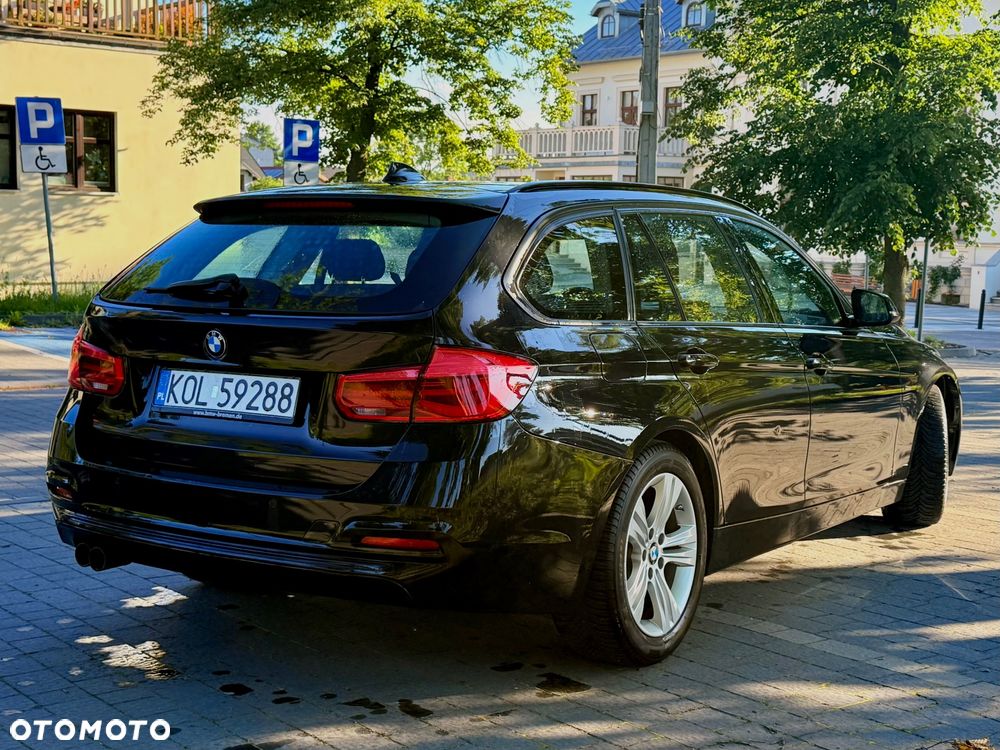 BMW Seria 3 320d Sport Line - 4