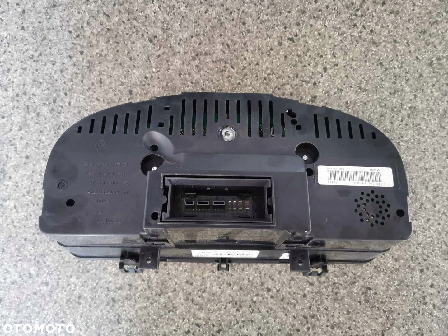 LICZNIK ZEGAR VW TOURAN 2.0 TDI UK 1T0920964A - 2