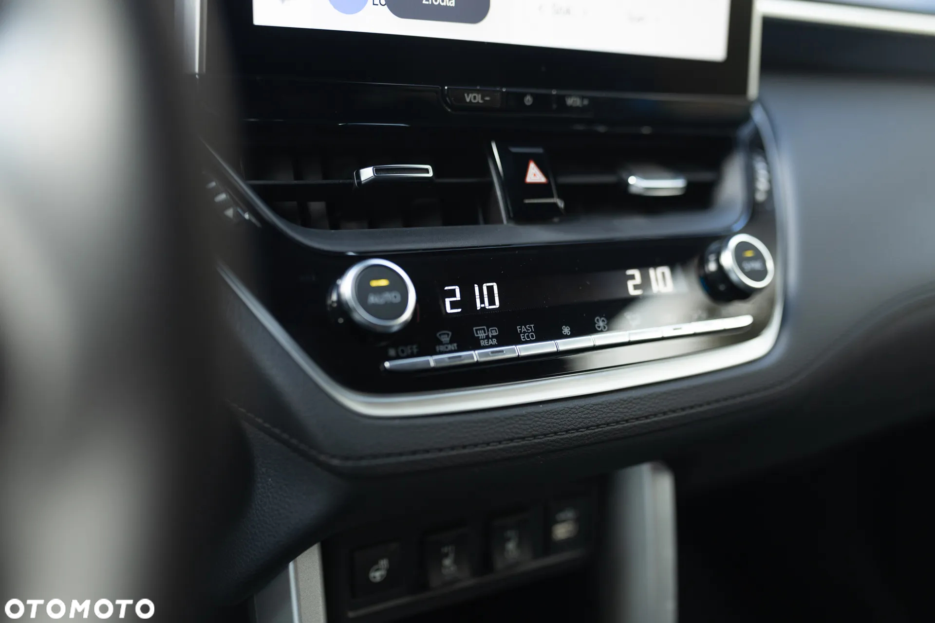 Toyota Corolla Cross 2.0 Hybrid Style - 22