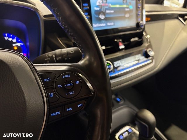 Toyota Corolla 1.8 HSD Business - 17