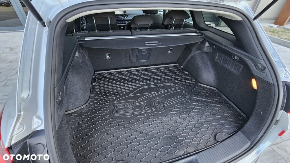 Hyundai i30 1.6 D GO DCT - 13