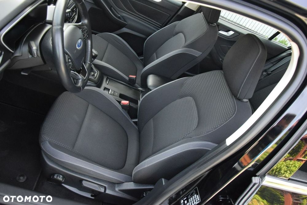 Ford Focus - 33